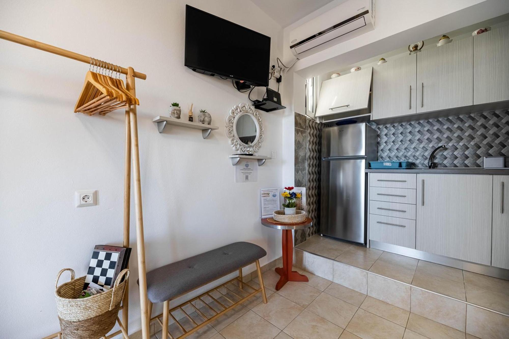 Aperanto Galazio Apartment Archangelos  Exterior photo